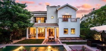 LuxuryProperty.com places a strong emphasis on the visual identify of a property 