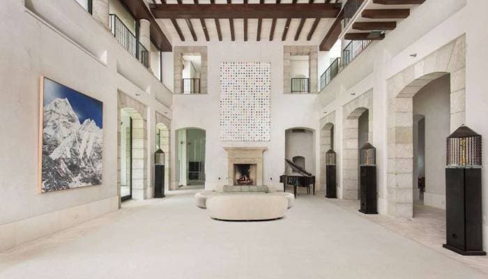 The Finest Mansions in Los Angeles