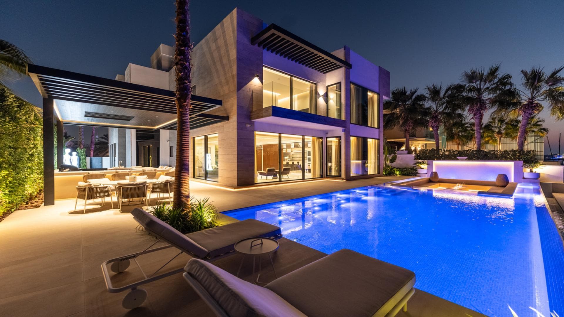 Palm Jumeirah: Luxury Hotels & Iconic Living - 9 July 2025 - 61