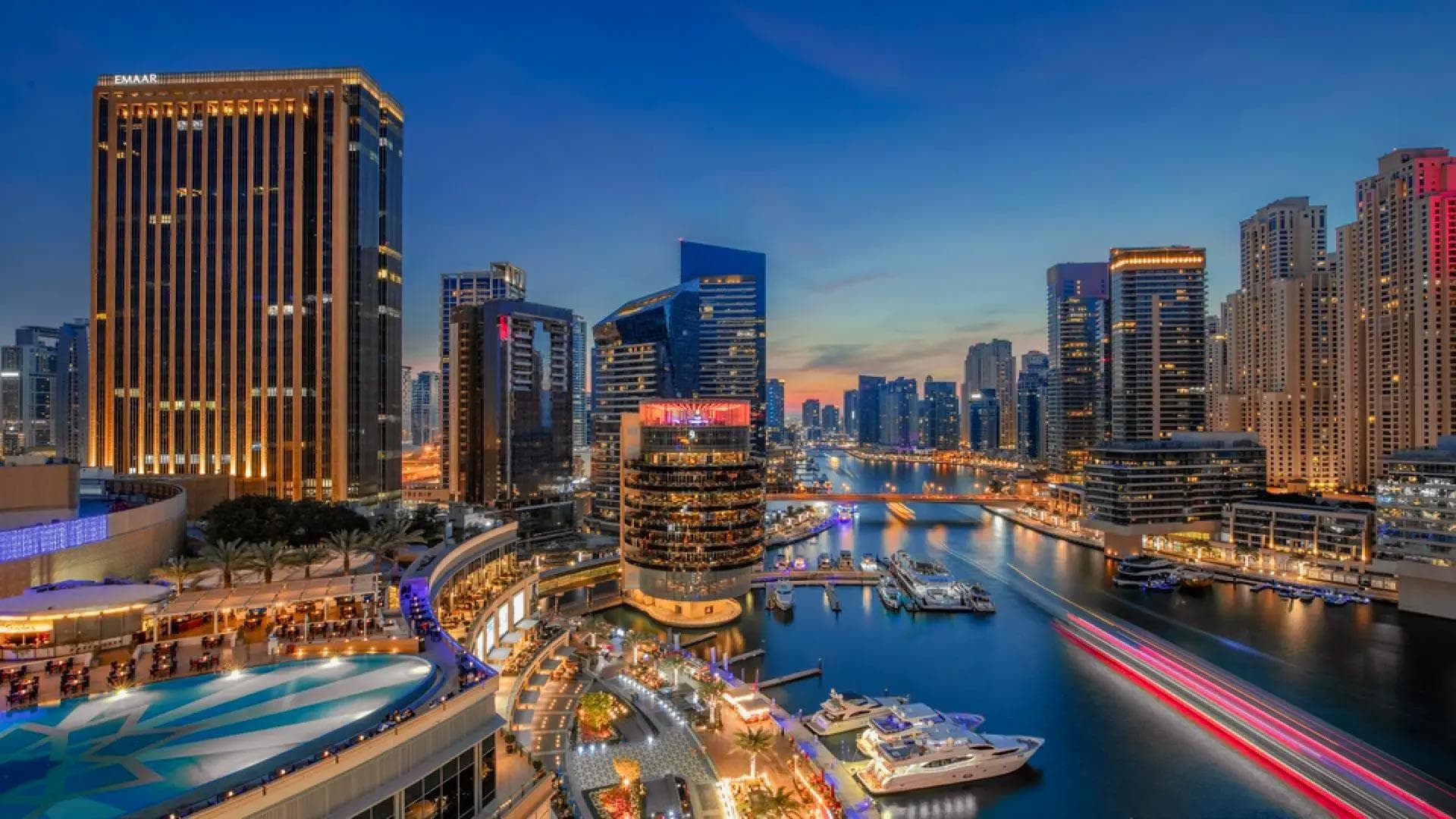 Dubai Marina Living – Waterfront Apartments, Skyline Views & Urban Vibes