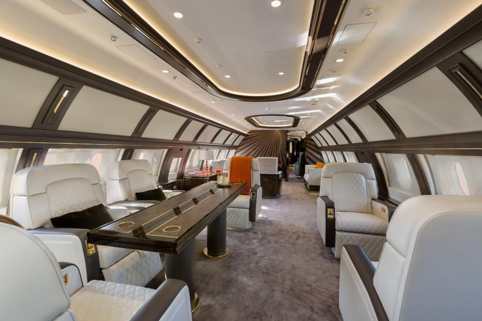 Mansions in the Sky: The 10 Most Exclusive Private Jets - 28 April 2026 - 14