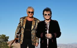 Air Supply Lights Up Dubai
