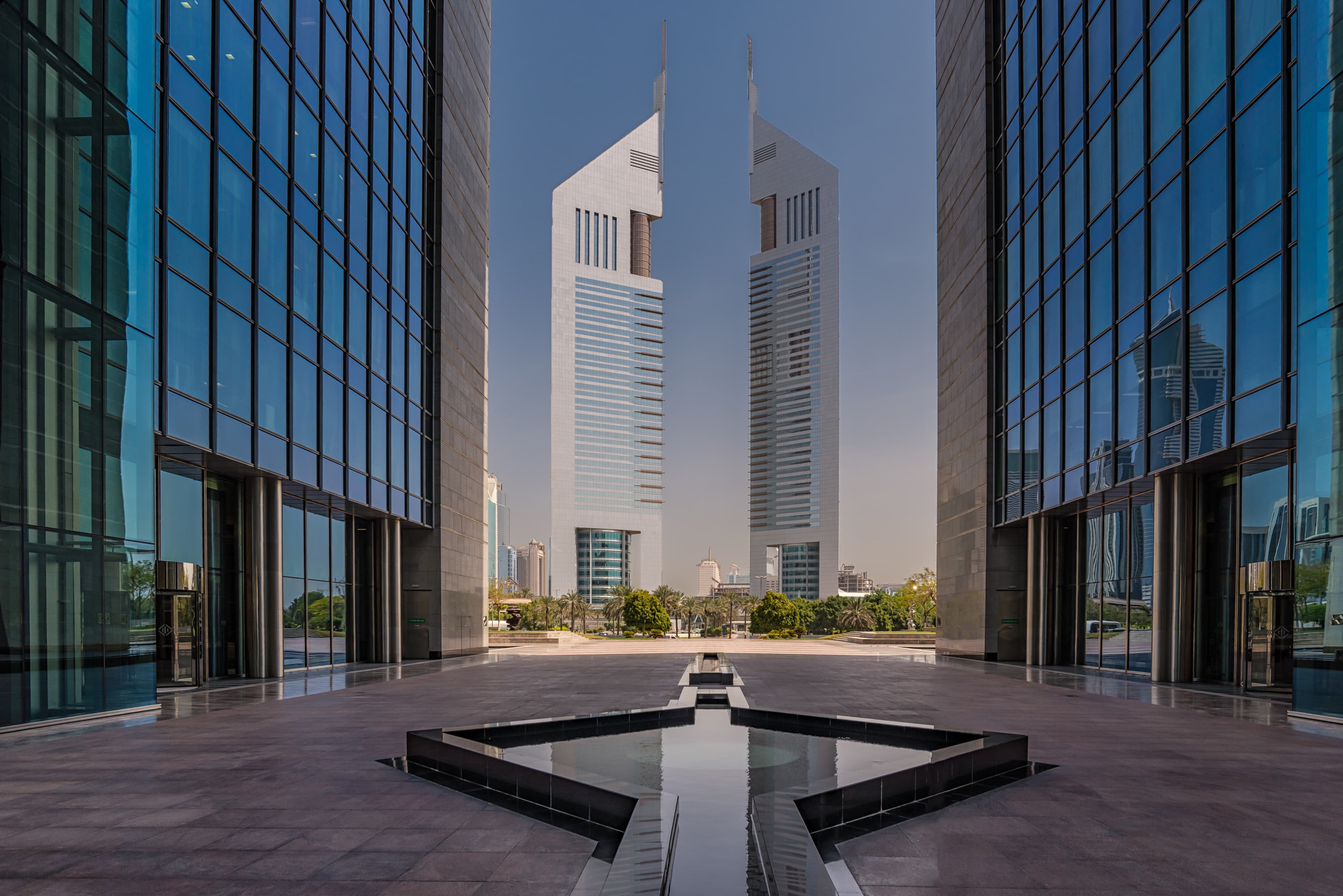 How can I set up an offshore company in Dubai