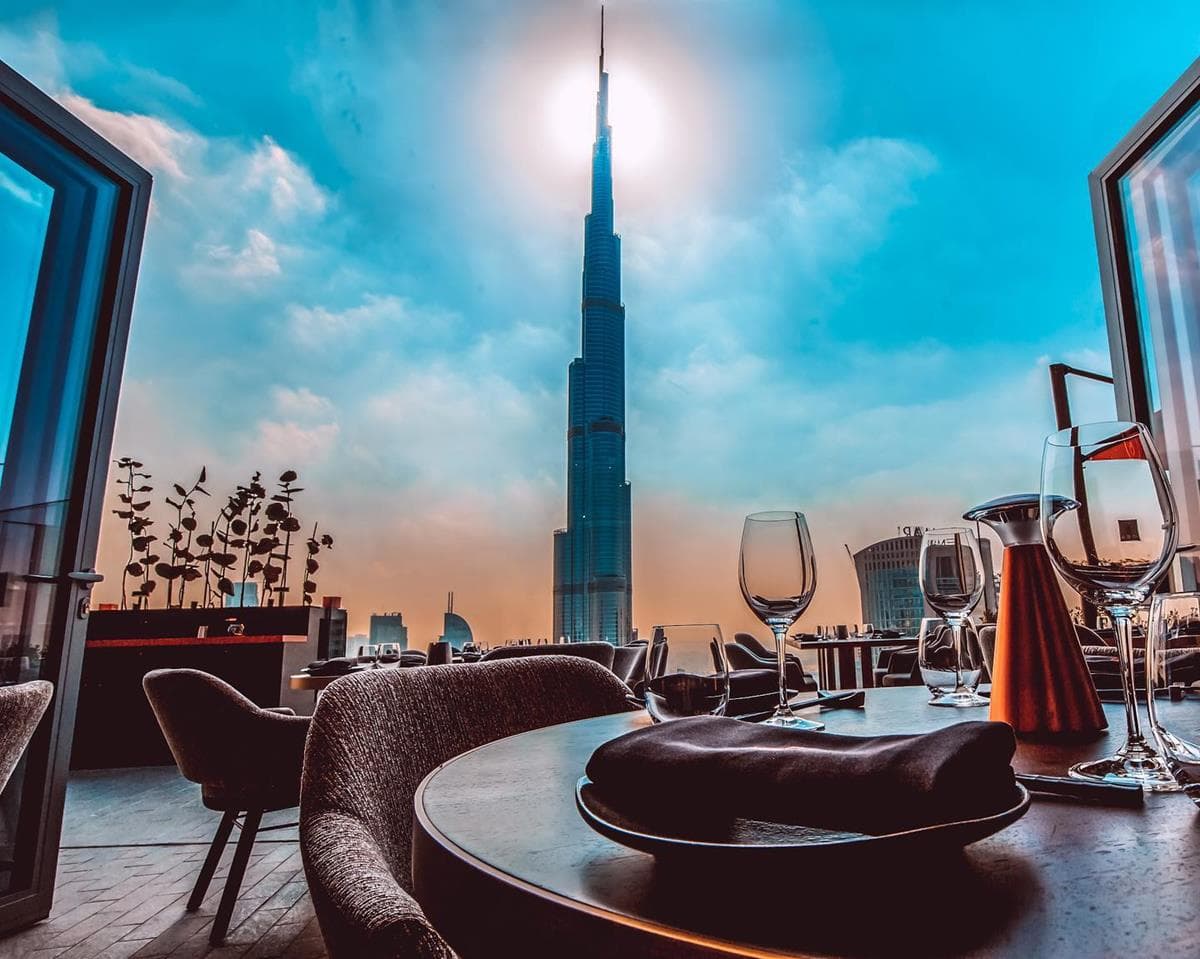 Enjoy Dinner And A Show