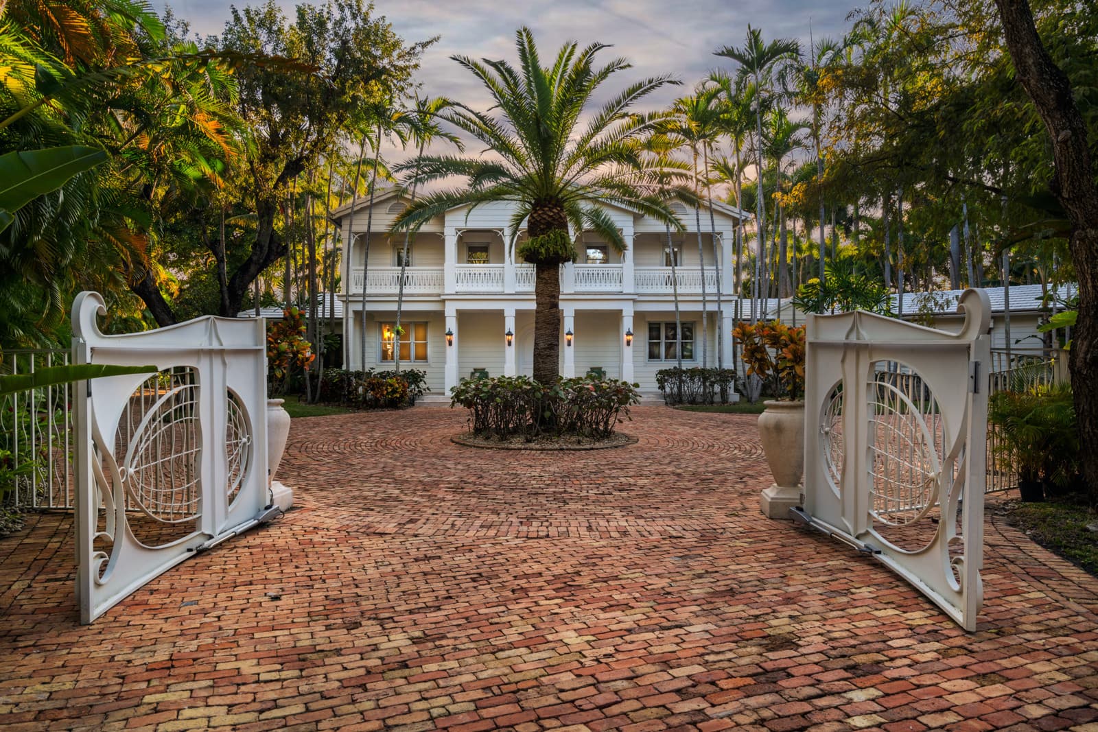 The 8 Best Celebrity Homes in Miami - 18 March 2022 - 6