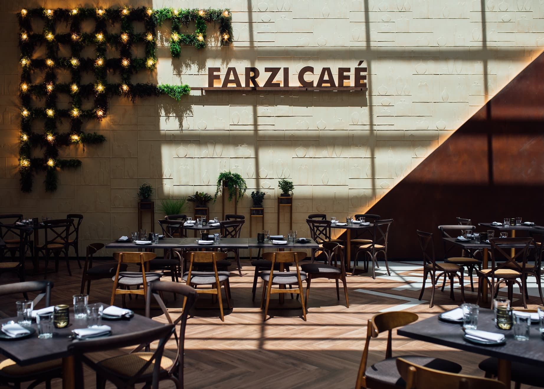 Farzi Cafe