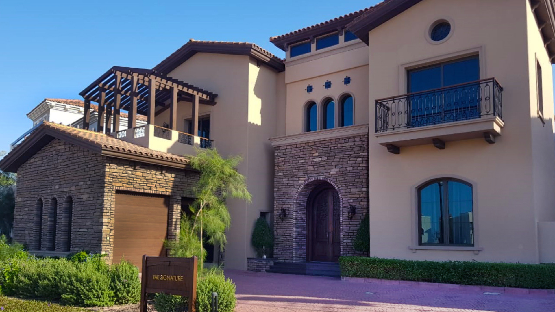 Luxury Homes in Jumeirah Golf Estates - 22 February 2023 - 1