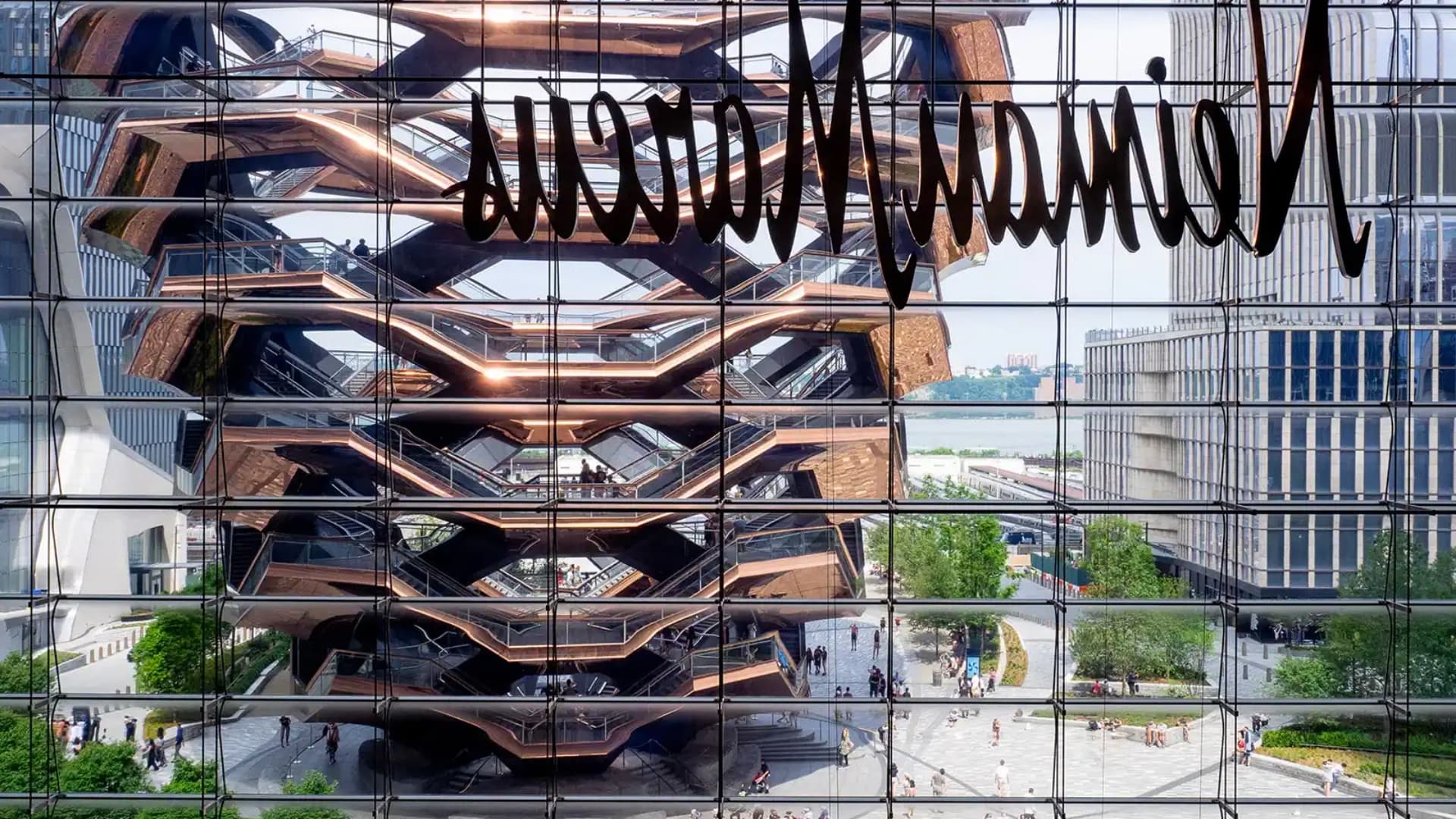 The 10 Best Shopping Malls In New York City - 24 March 2025 - 100