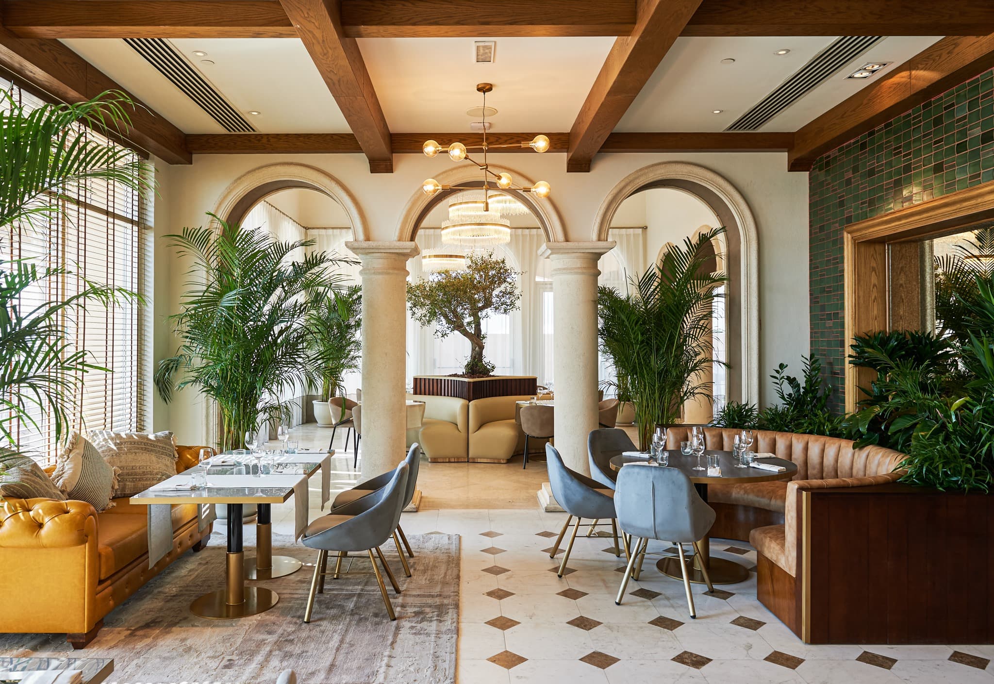 Restaurants In Jumeirah Golf Estate