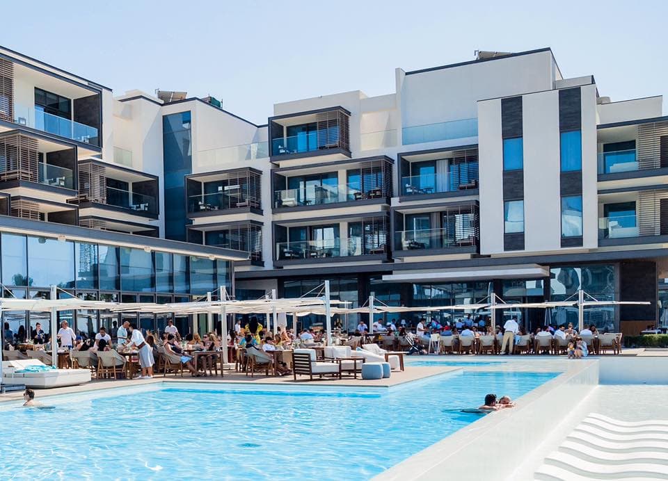 Nikki And La Mer Beach New Year Party