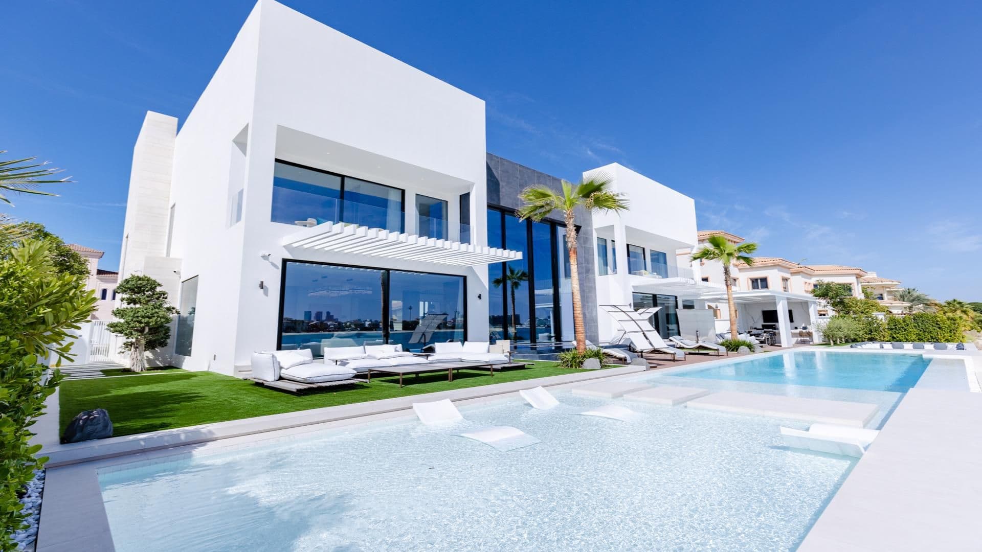 Palm Jumeirah Luxury Homes - 11 September 2023 - 12