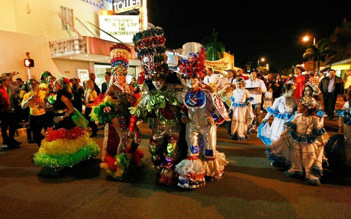 Explore Viernes Culturales