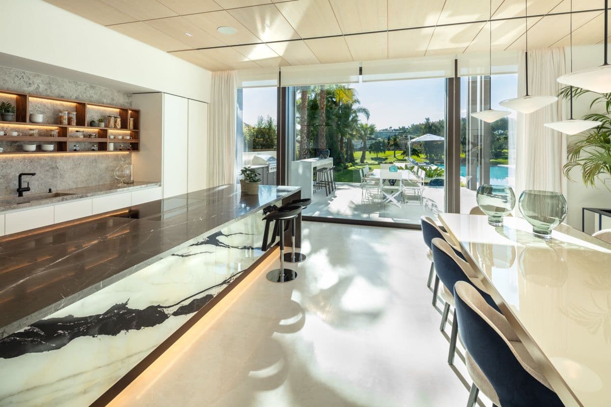 Advertise: LuxuryProperty.com - 29 October 2024 - 9