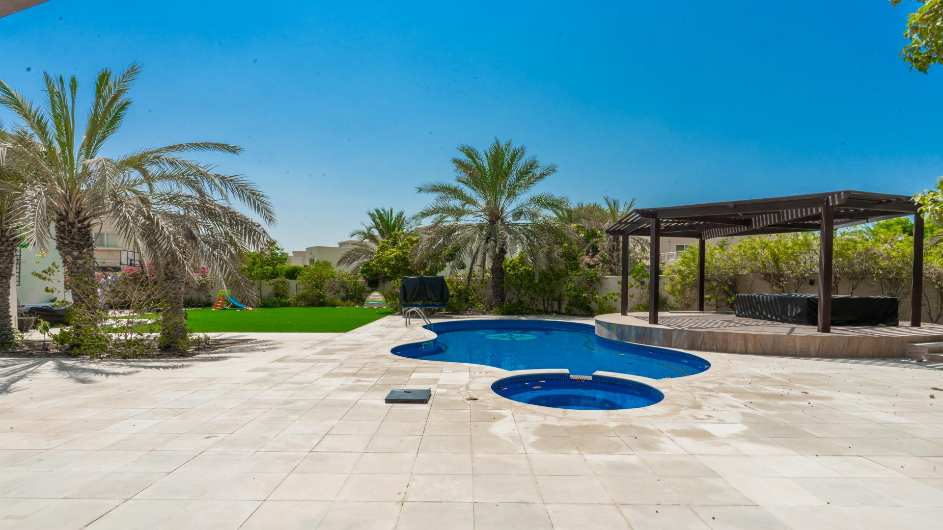 Properties for Sale in Meadows Dubai - 29 October 2024 - 4