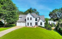 Highgate Manor: Luxury Living in Johns Creek