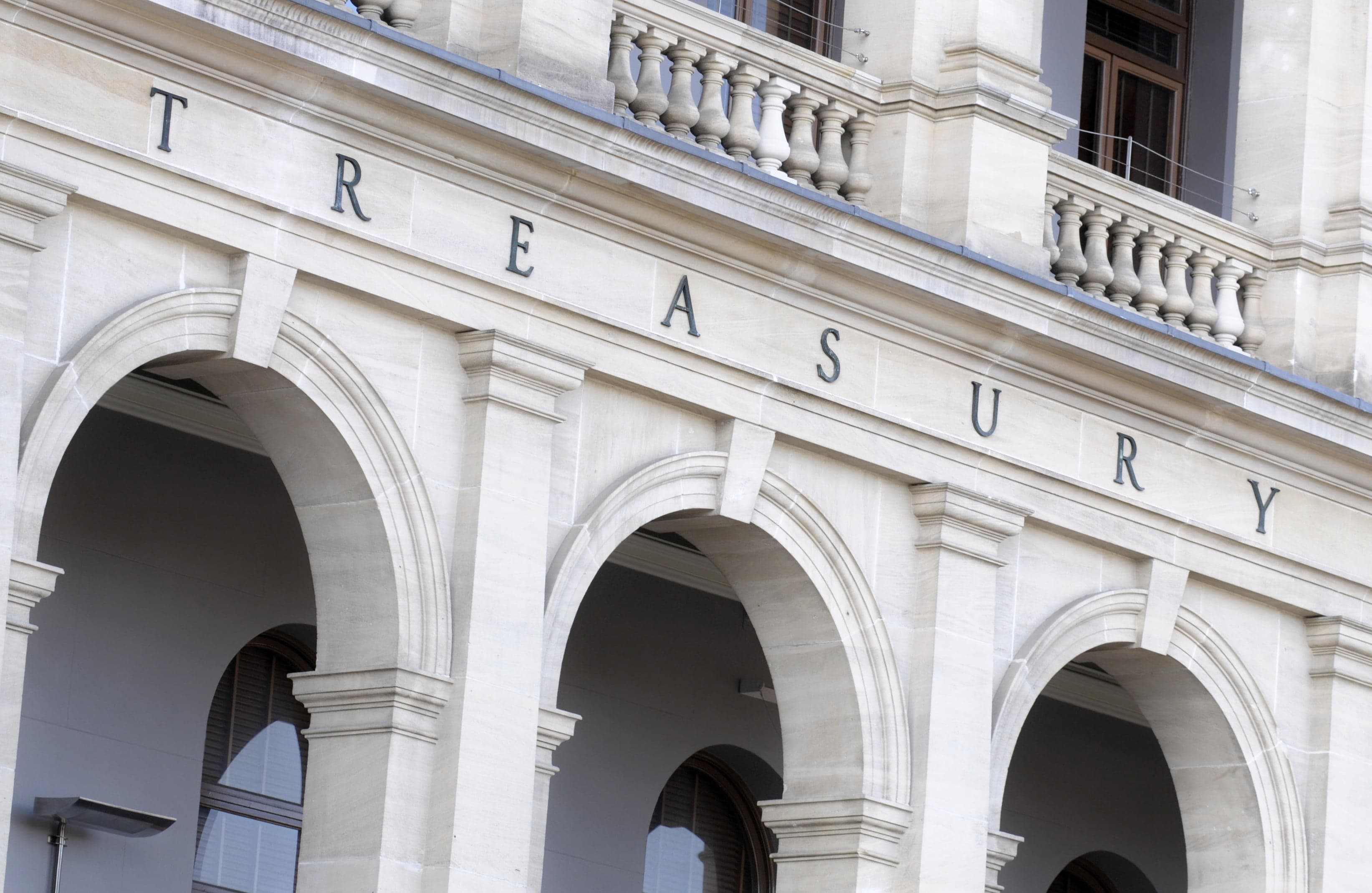 The Impact of the Anticipated Fed Rate Cut on UAE Mortgage Rates and the Real Estate Market - 28 March 2025 - 0