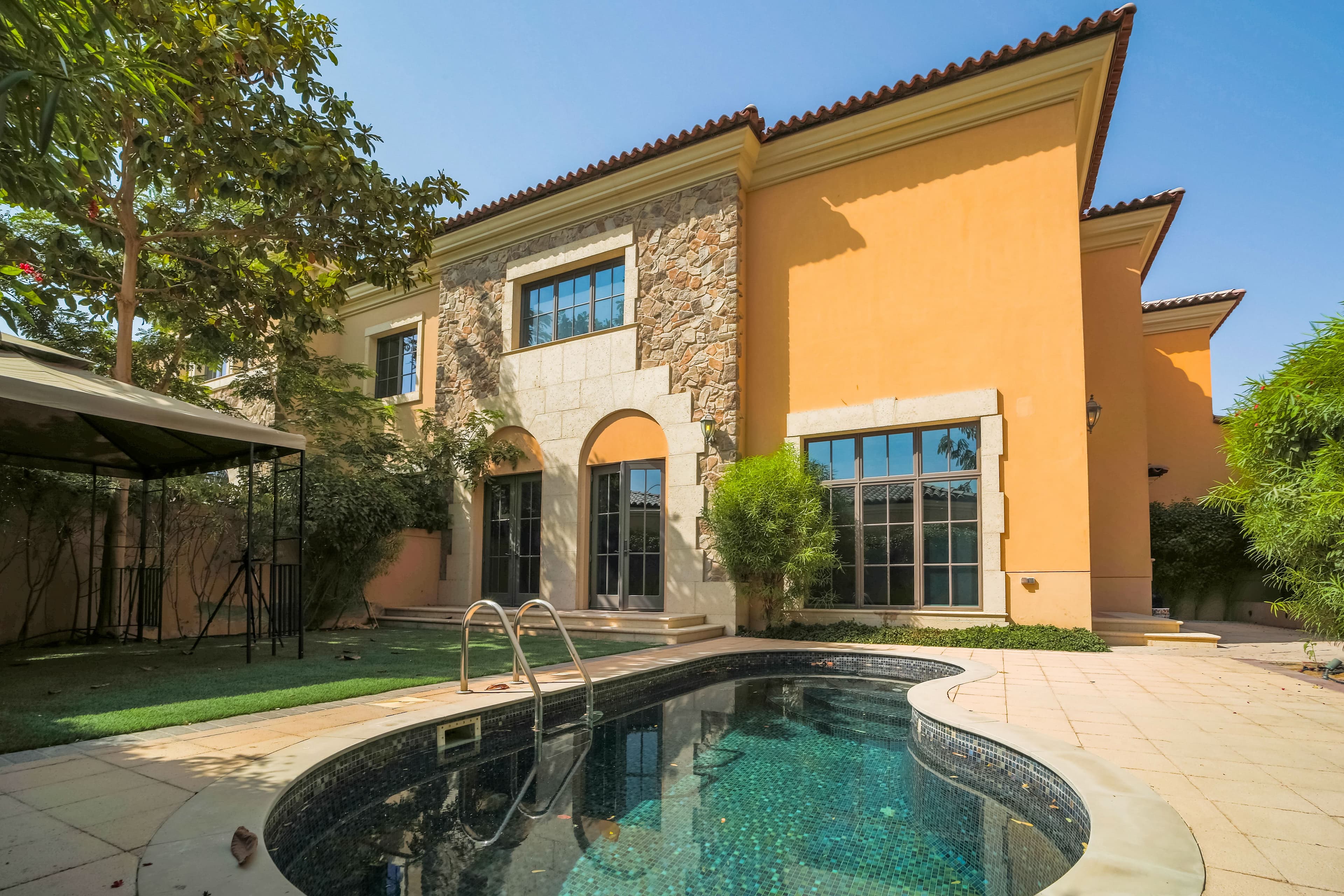 Property Tour: Lovely Villa in Whispering Pines, Jumeirah Golf Estates