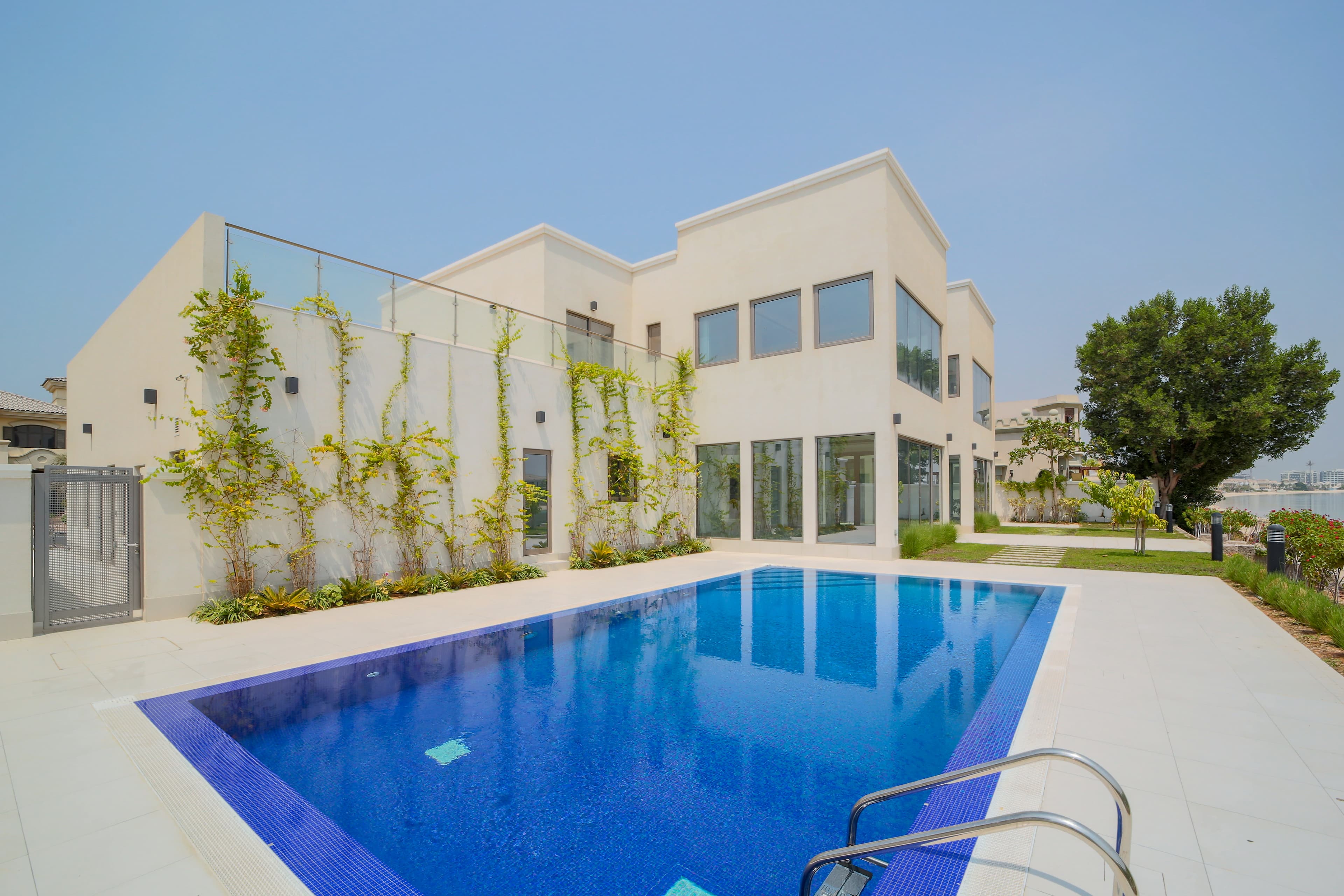 Property Tour: Magnificent Signature Villa on Palm Jumeirah