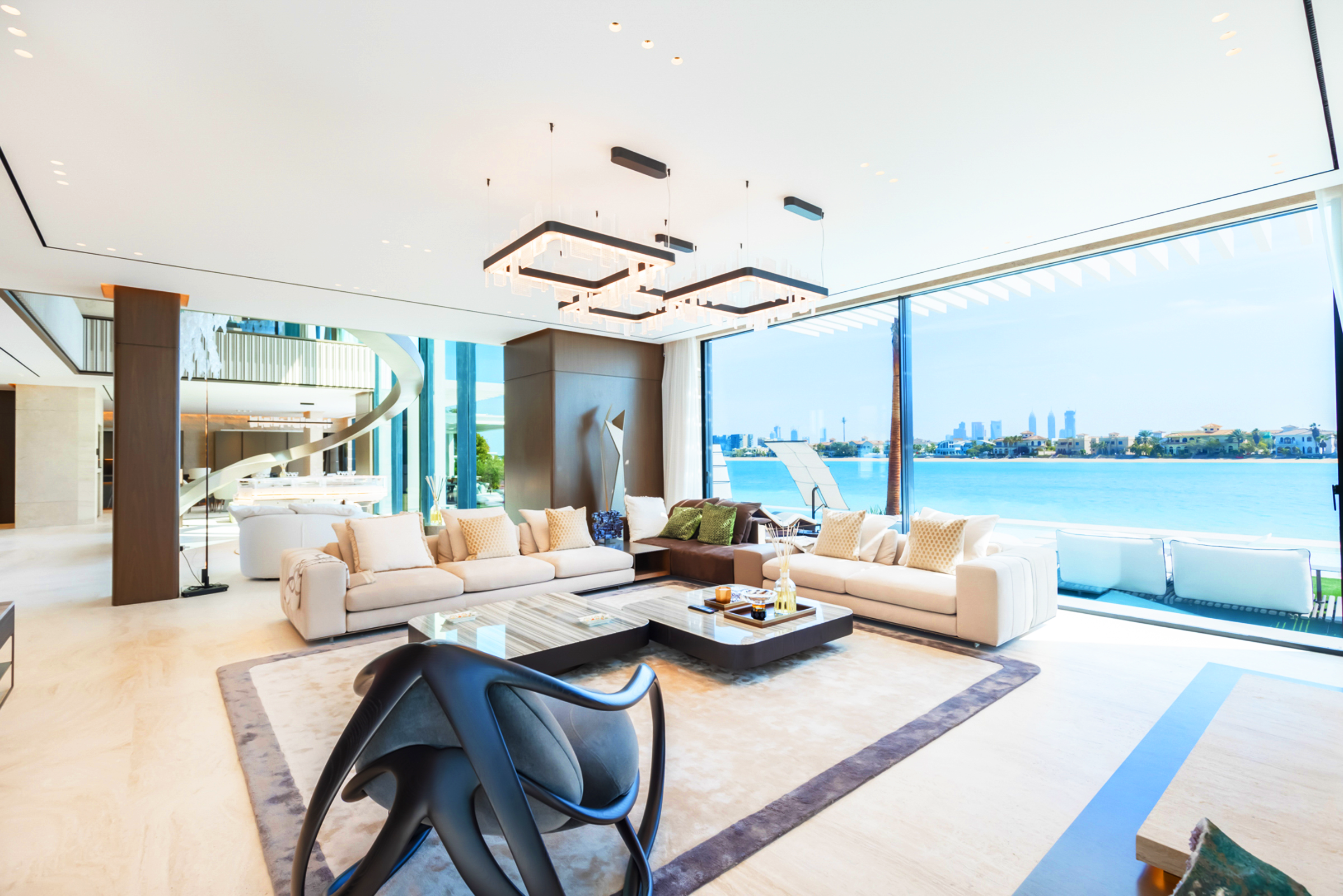 Palm Perfection: Unveiling the Ultimate Luxury Living on Palm Jumeirah's Beachfront