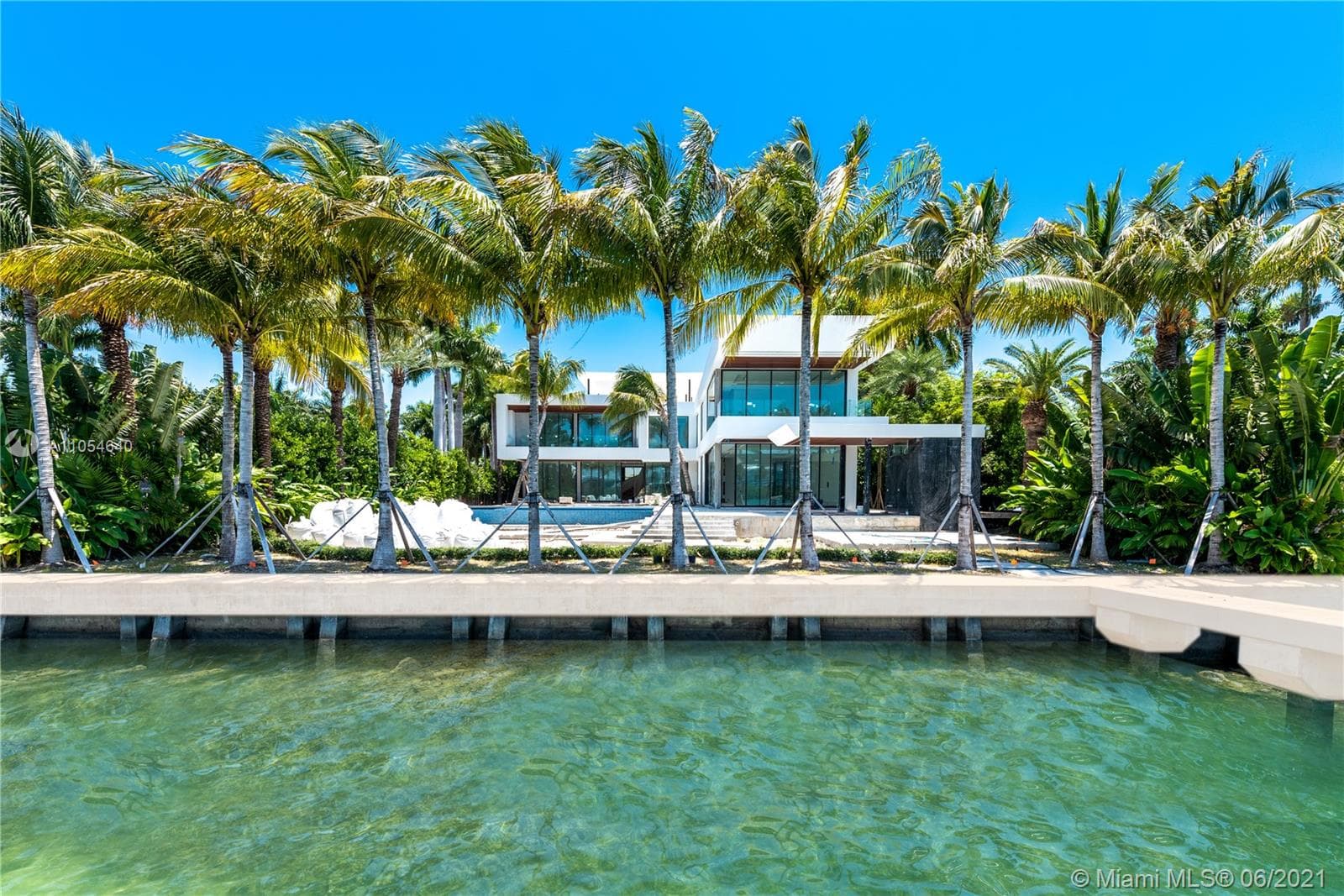 Best And Finest Waterfront Homes In Miami