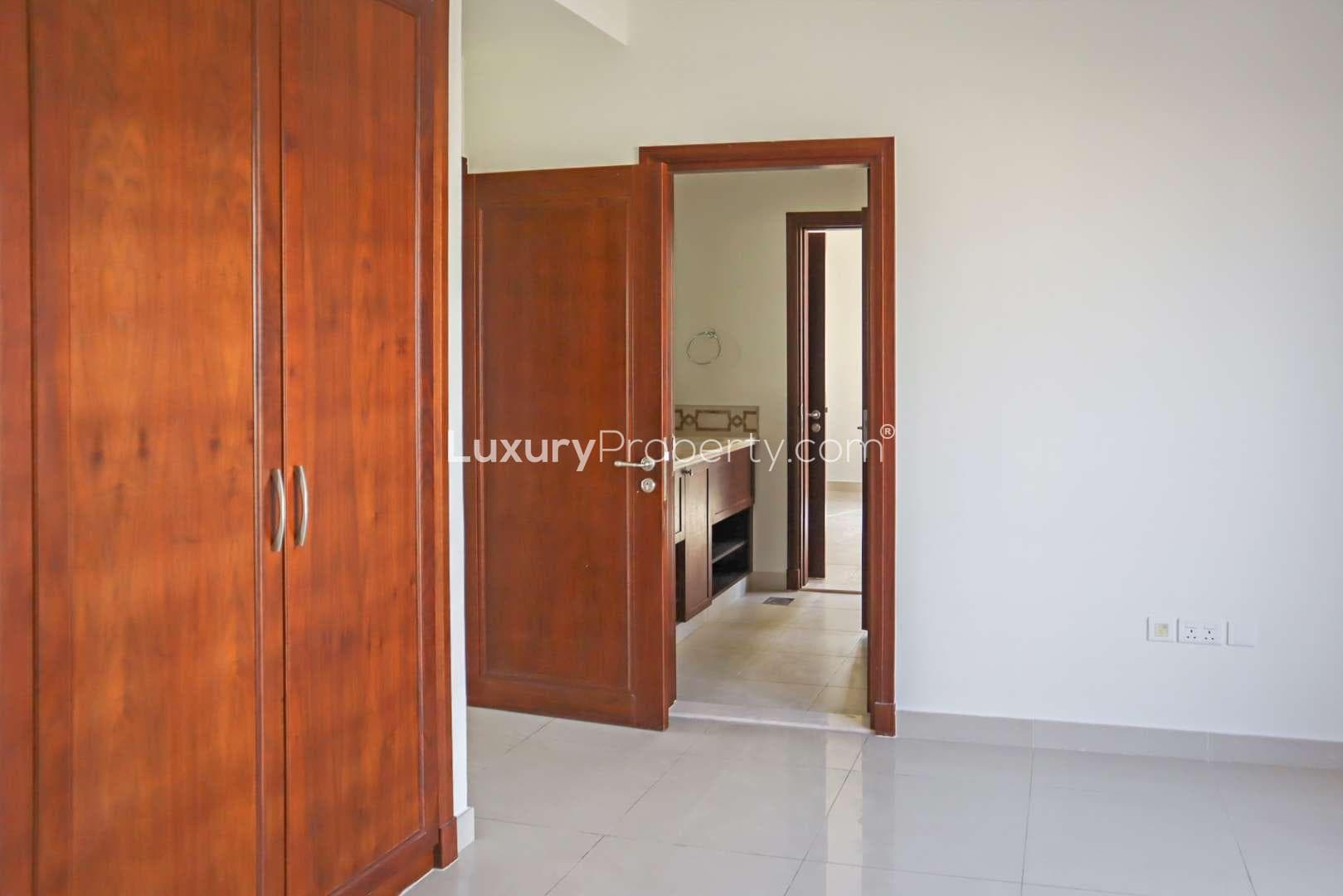  Bedroom  For    15288ccee8a5b500.jpg