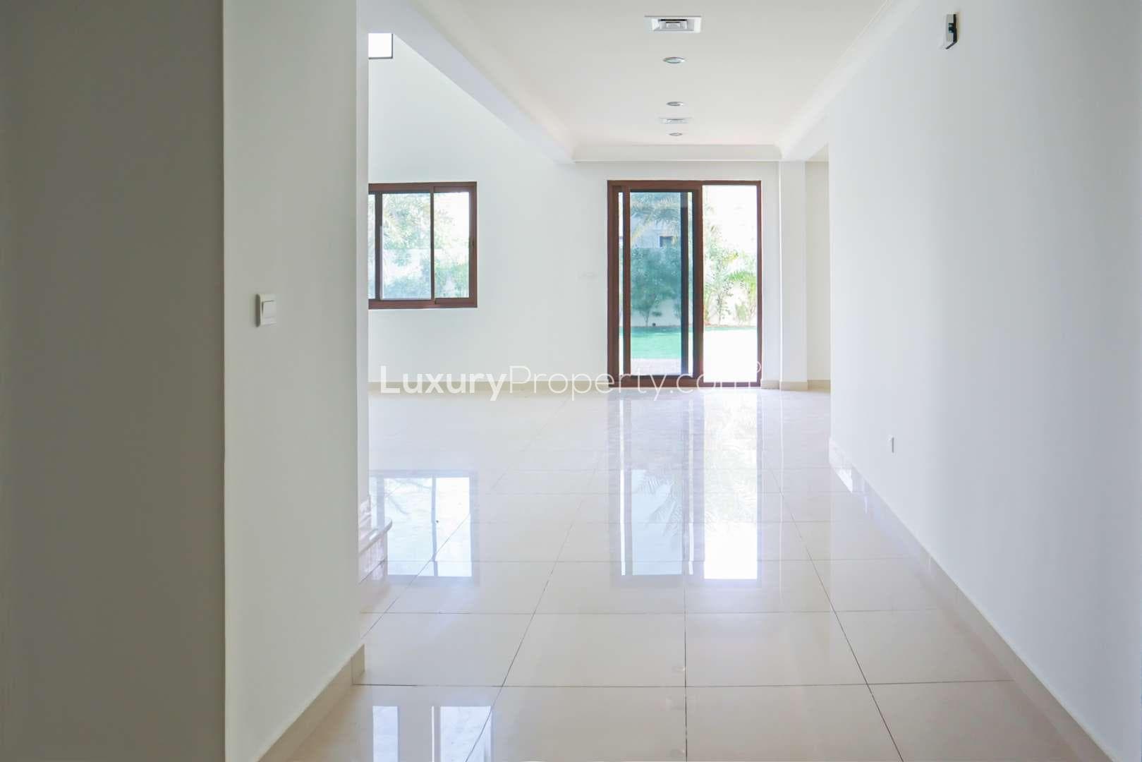  Bedroom  For    16abd2c56fb32100.jpg
