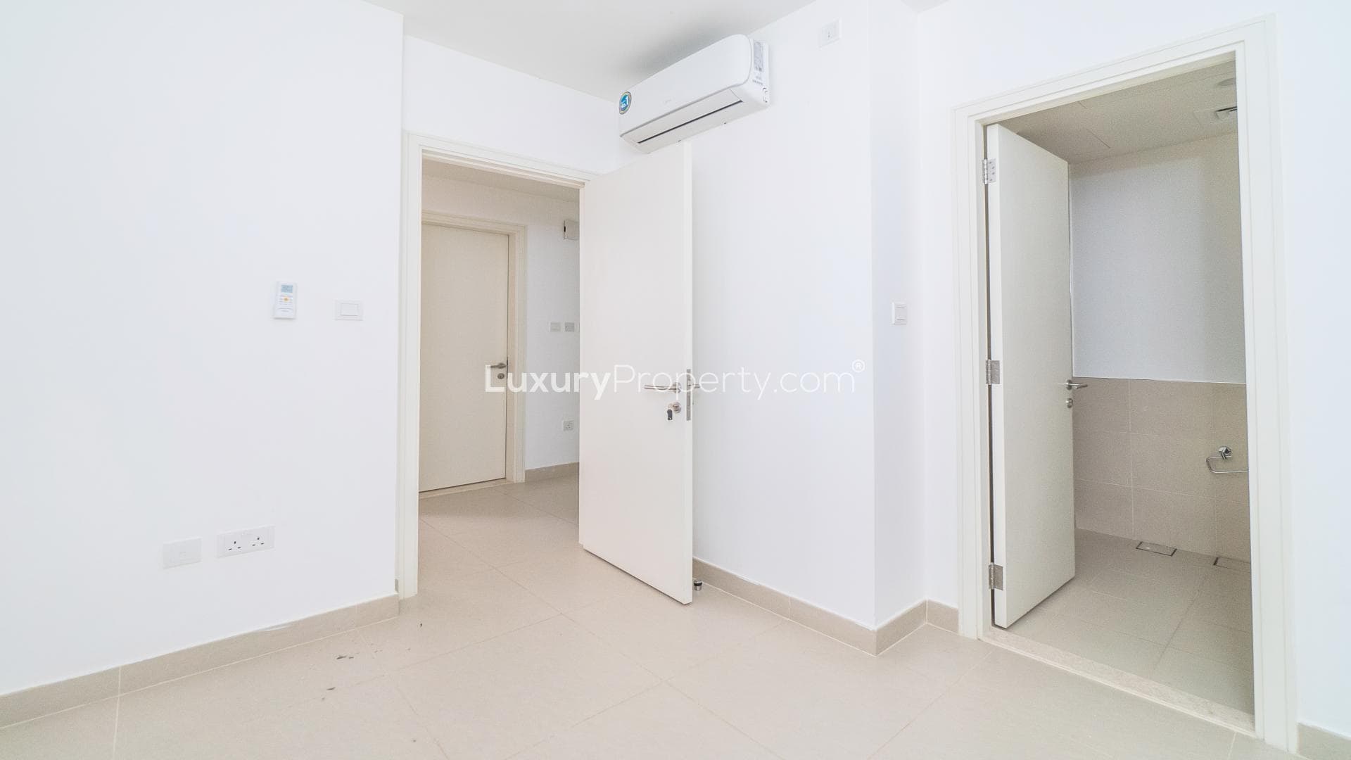 3 Bedroom Villa For Pond  Lp34949 C20f0dbee9bb60.jpg