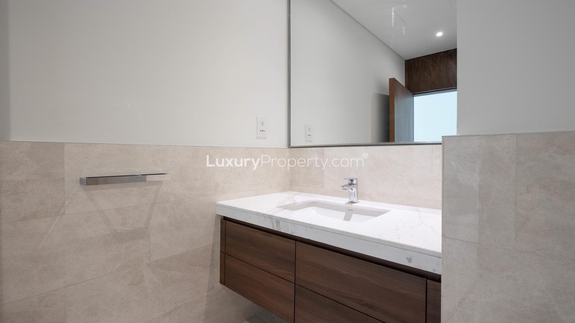 5 Bedroom  For Rent  Lp15697 24e8323adbbee600.jpg