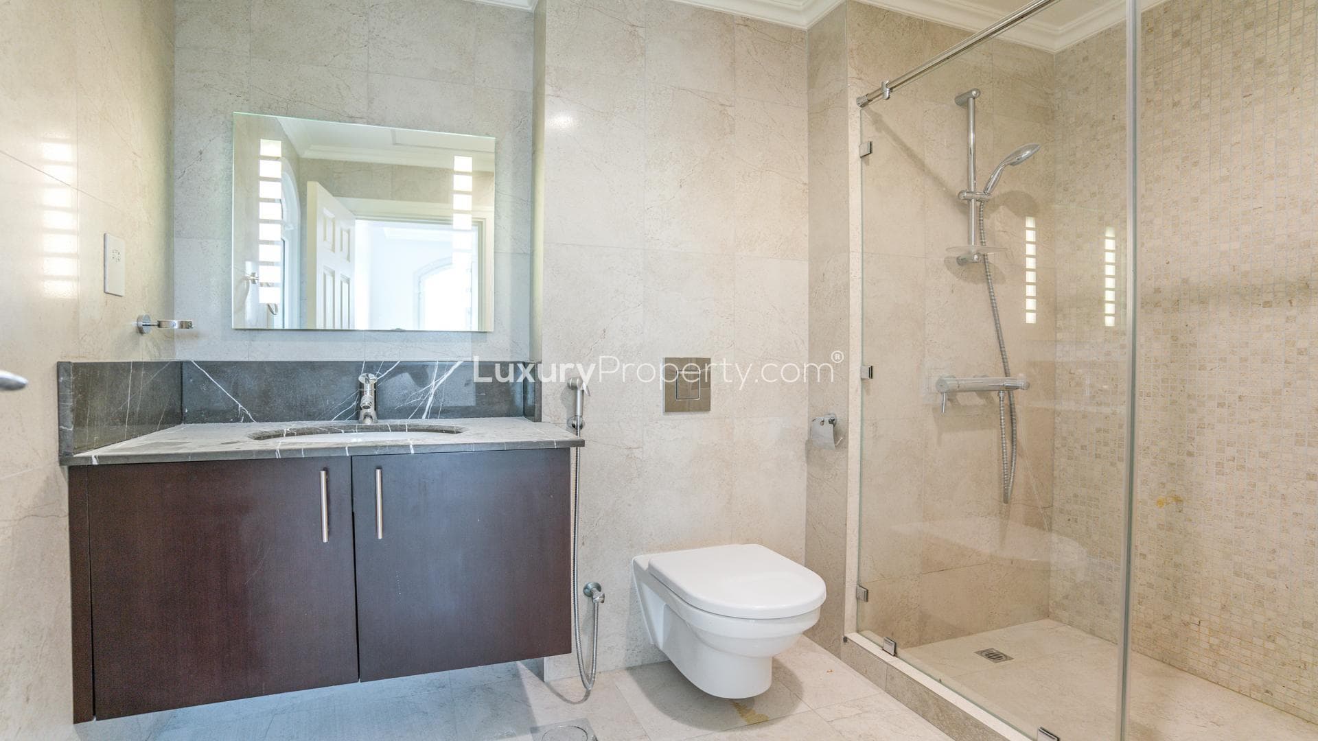 5 Bedroom  For Rent Fire Lp15535 87ff0b769ab8180.jpg