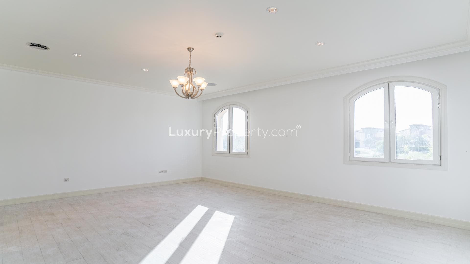 5 Bedroom  For Rent Fire Lp15535 E6a7fad790edc80.jpg
