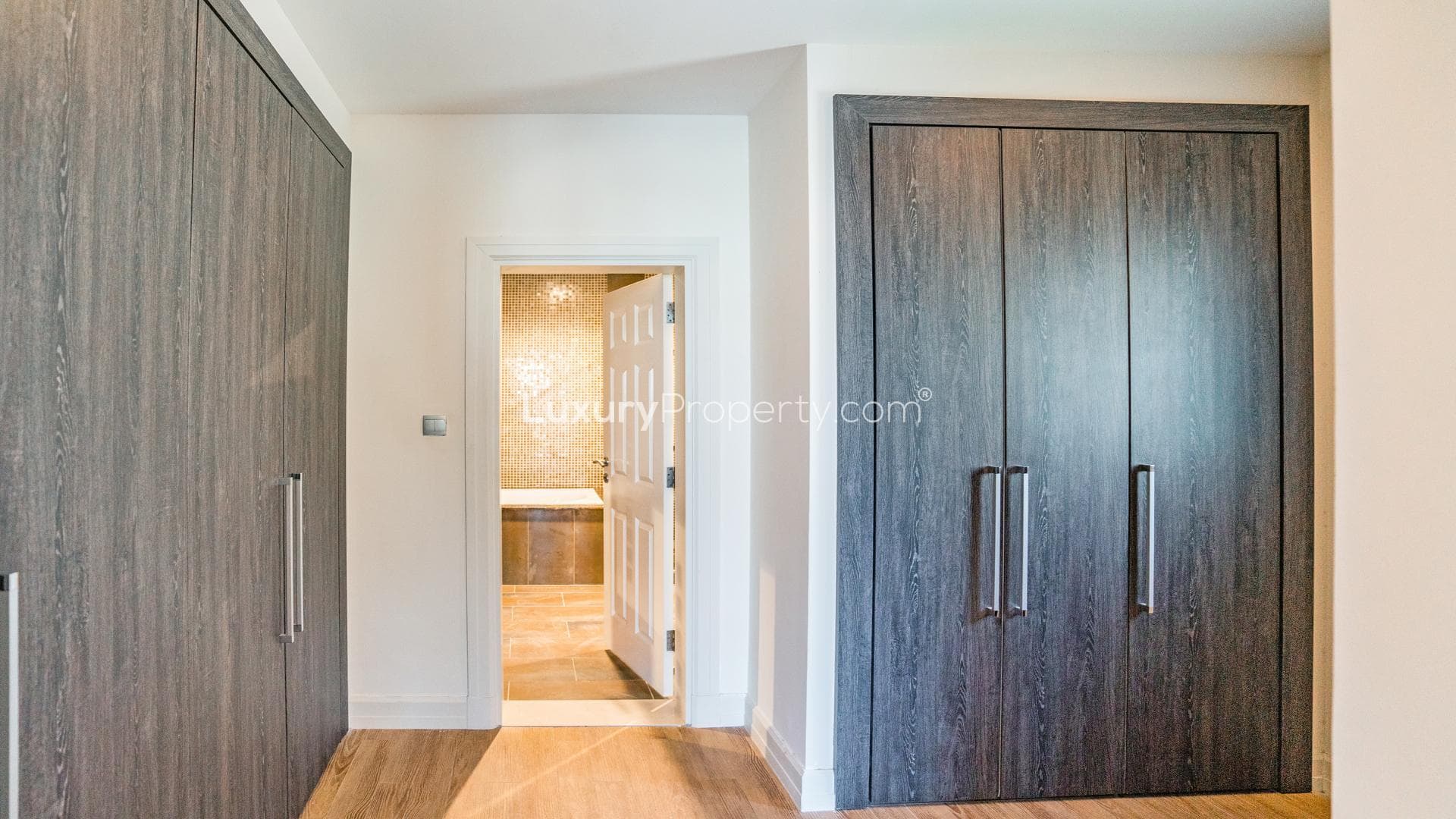 5 Bedroom  For Rent Fire Lp15536 27d894cff566240.jpg