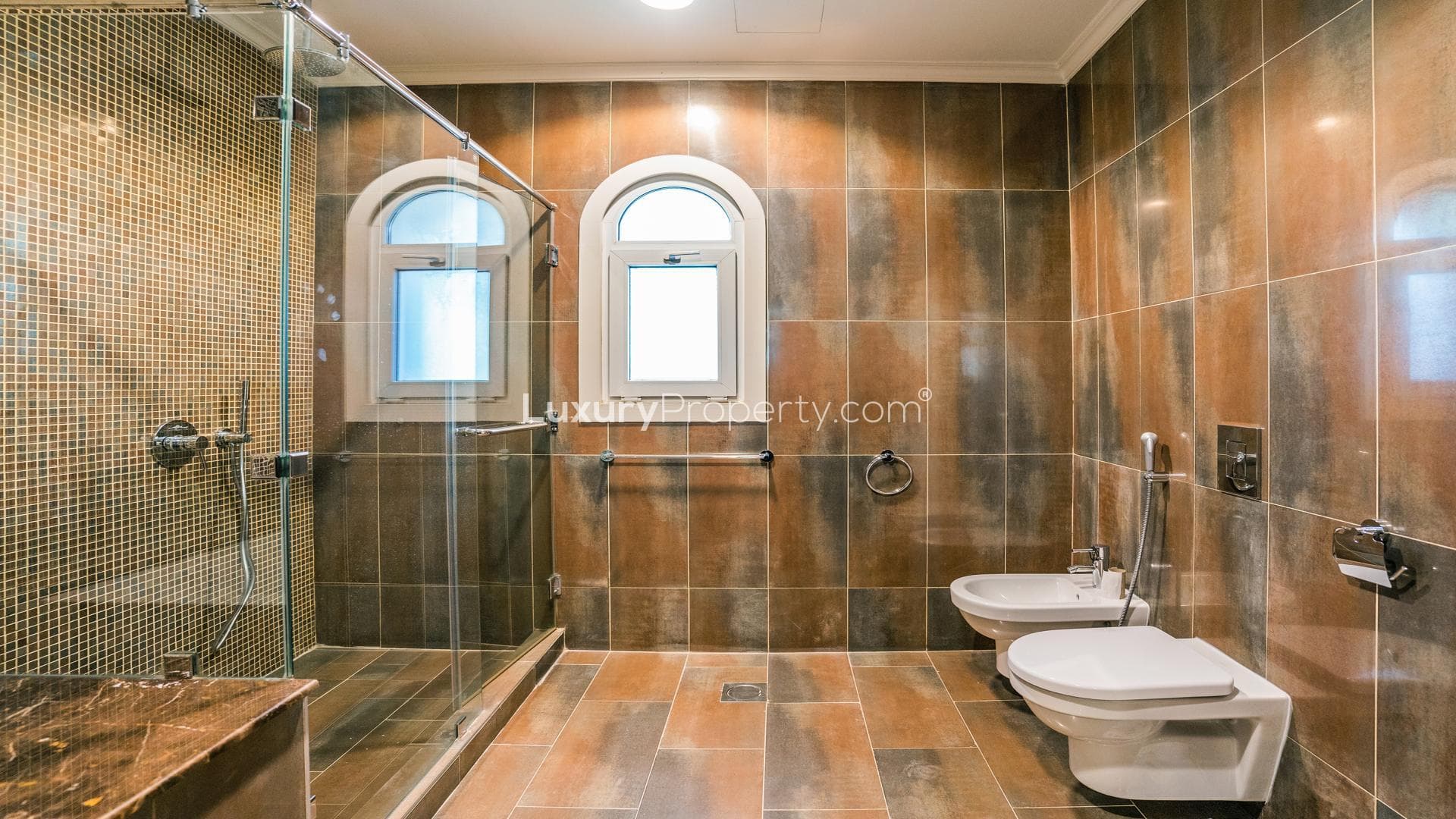 5 Bedroom  For Rent Fire Lp15536 43dd61876444dc.jpg