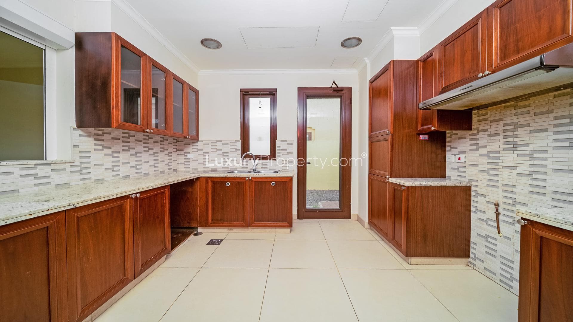 5 Bedroom  For Sale Lila Lp15826 2ea716dddef9000.jpg