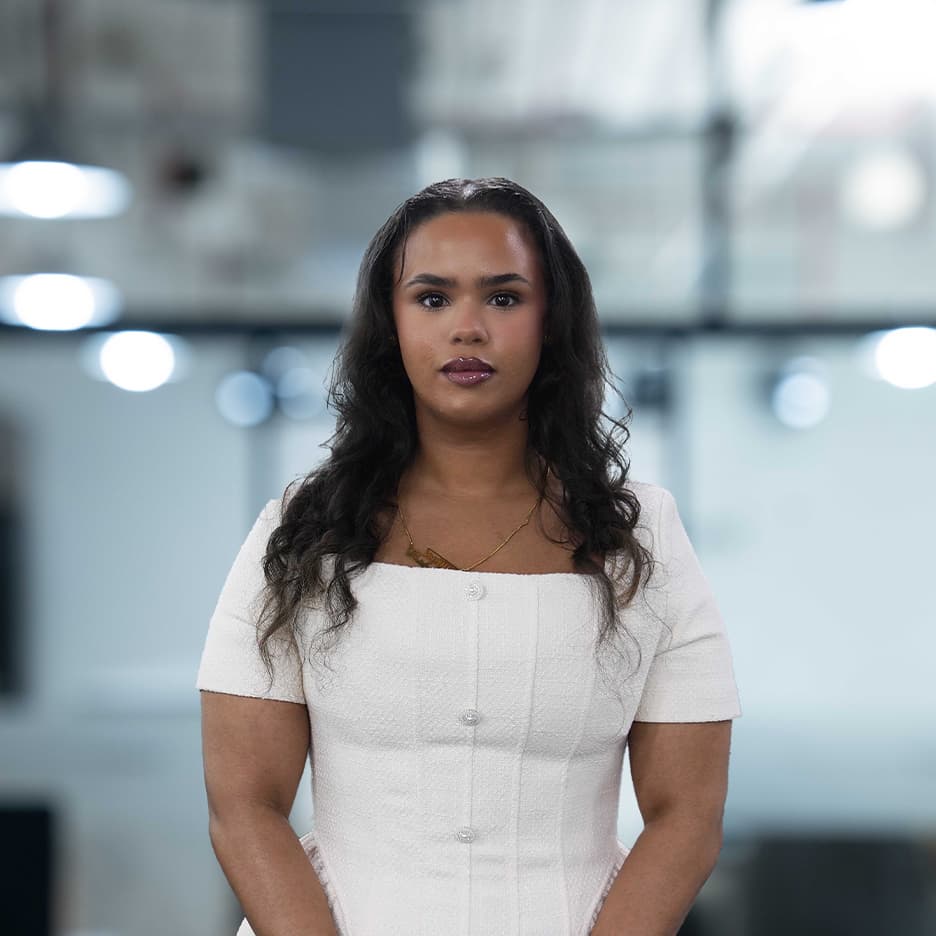 Elliyna Pheasey - Private Client Advisor | Luxury Property