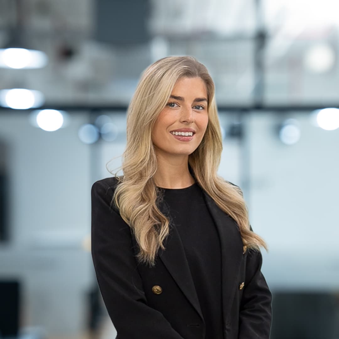 Leah Peak - Senior Private Client Advisor | Luxury Property