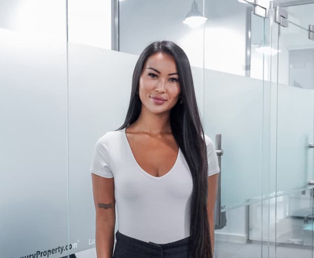 Rosie Poole - Private Client Advisor | Luxury Property