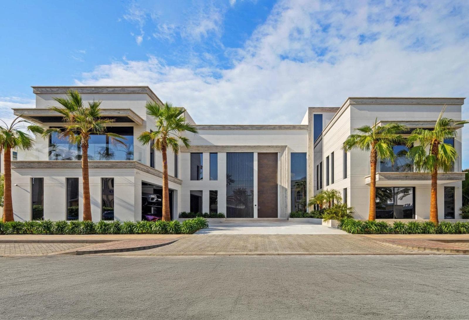 Dubai luxury property market