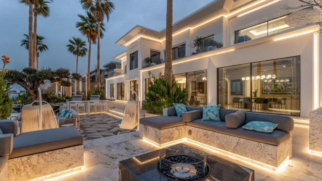 Palm Jumeirah vs Emaar Beachfront: Best Dubai Investment in 2025 - 4 August 2025 - 24