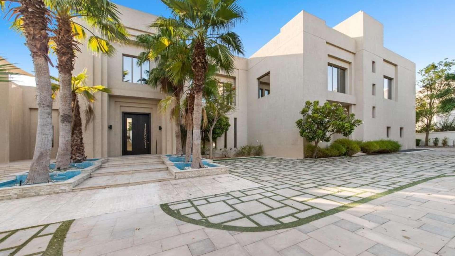 8 Bedroom Mansion in Emirates Hills