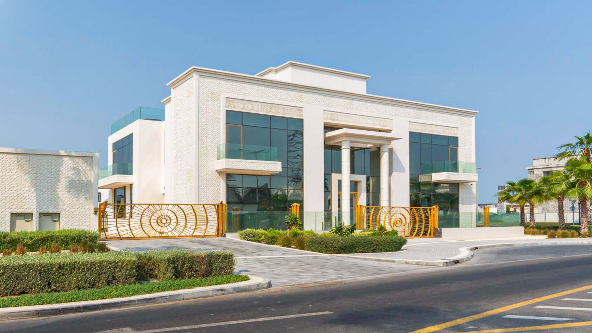 UAE Central Bank Raises GDP Forecast: A Golden Opportunity for Luxury Property Investors - 28 March 2025 - 29