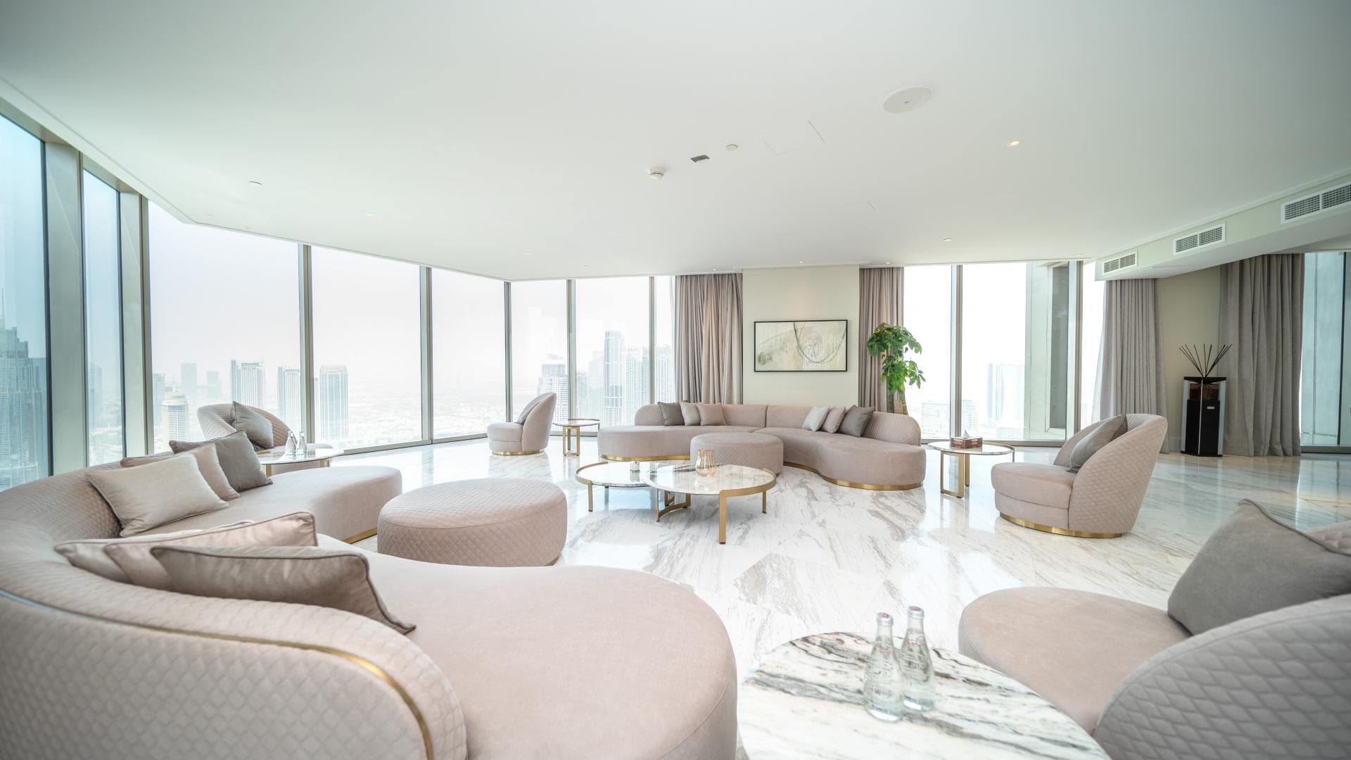 Top Ten Penthouses to Rent in Dubai - 29 October 2024 - 23