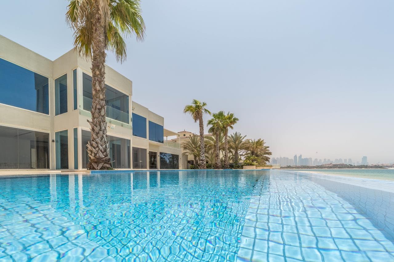 Luxury_Property_Villa_at_Palm_Jumeirah_Dubai