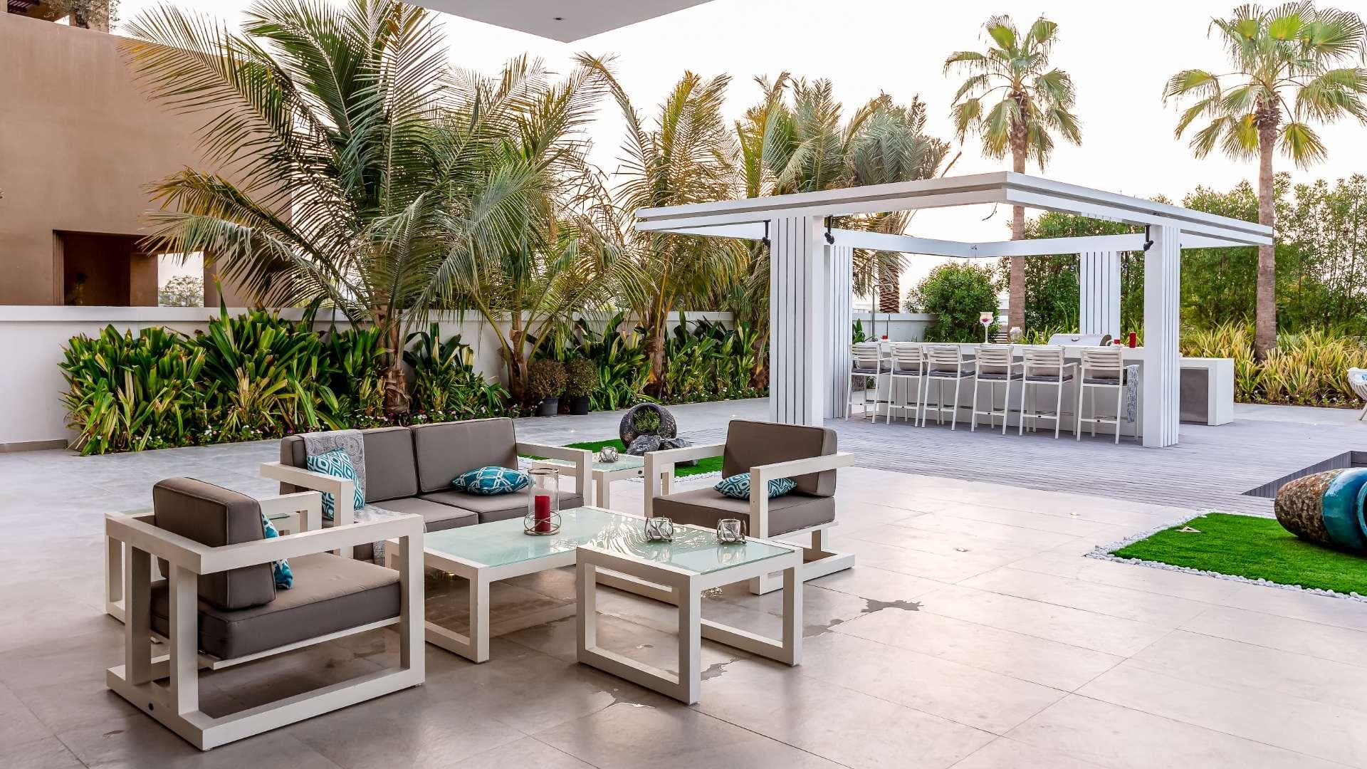 Comfortably Designed Outdoor Space in Dubai