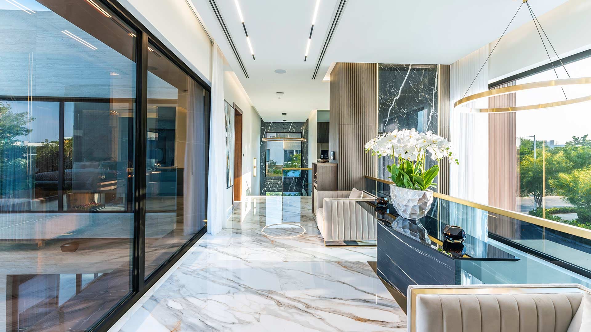 Unlock Prestige: Advertise Your Exclusive Listing on LuxuryProperty.com - 29 October 2024 - 9