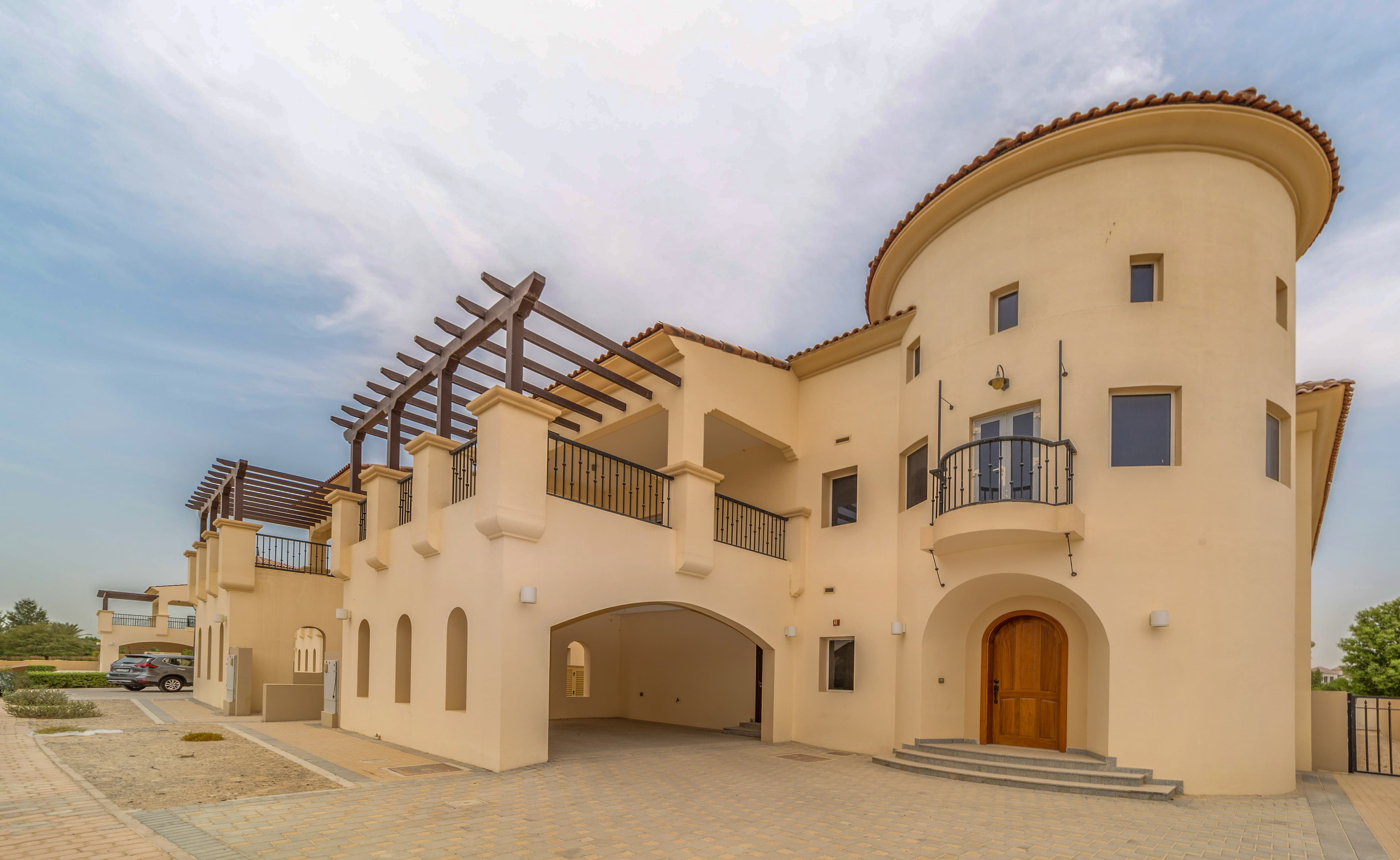 Property Tour: Royal Golf Villa in Jumeirah Golf Estates