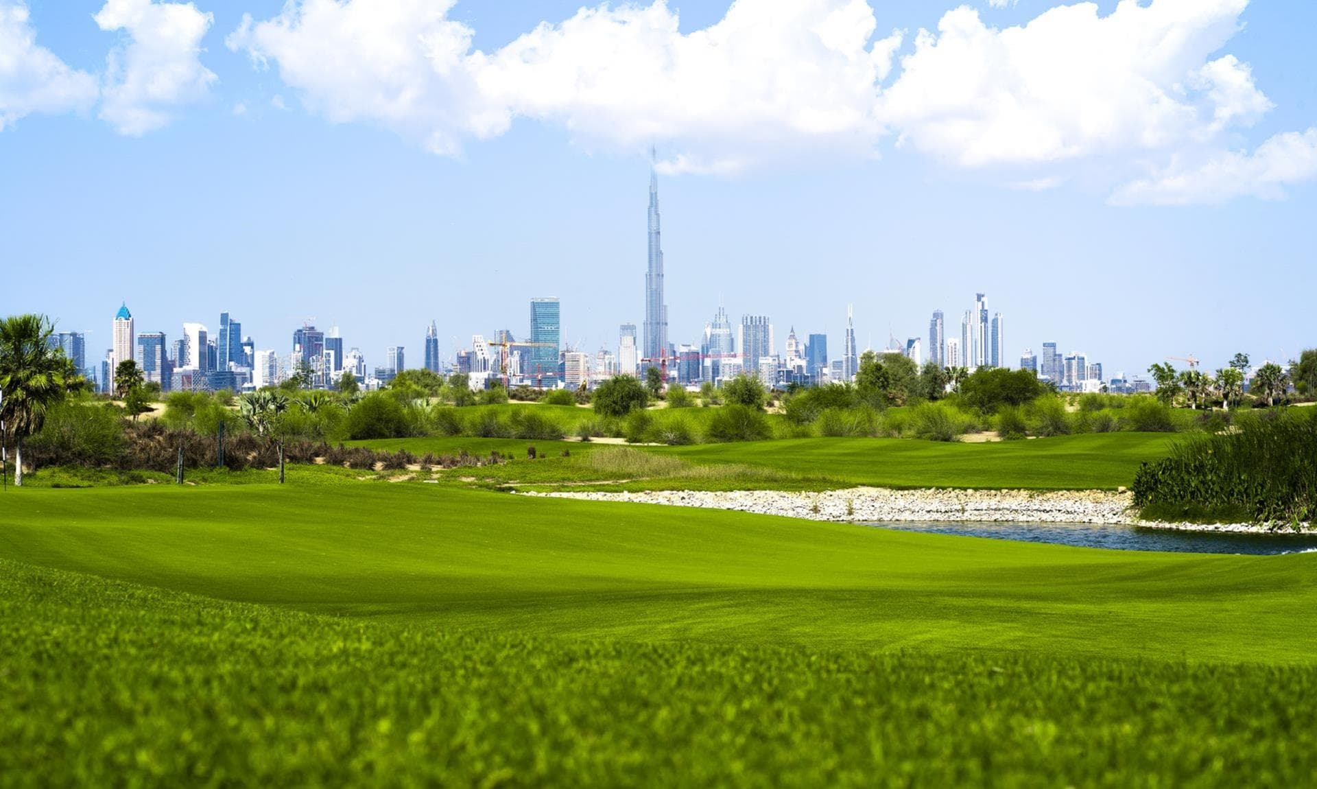 Enjoying the Full Golf Club Experience in Dubai