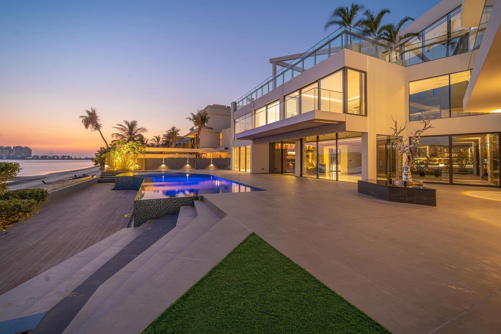 Gulf News: As Dubai's super-prime home values soar past Dh100m, private listings are what sells