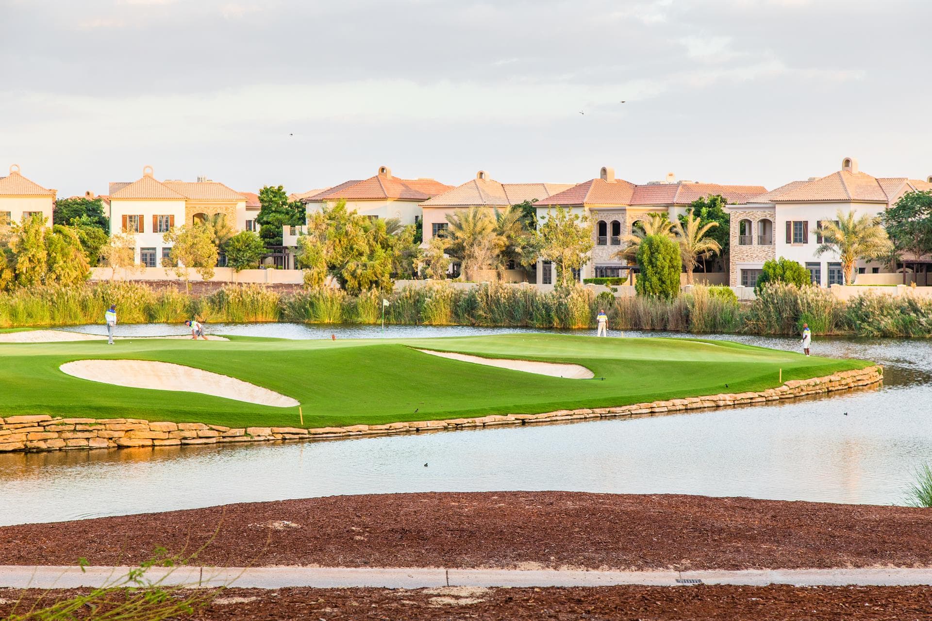 Community Guide: Jumeirah Golf Estates
