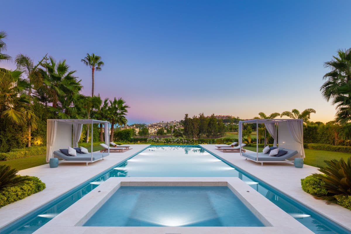 Advertise: LuxuryProperty.com