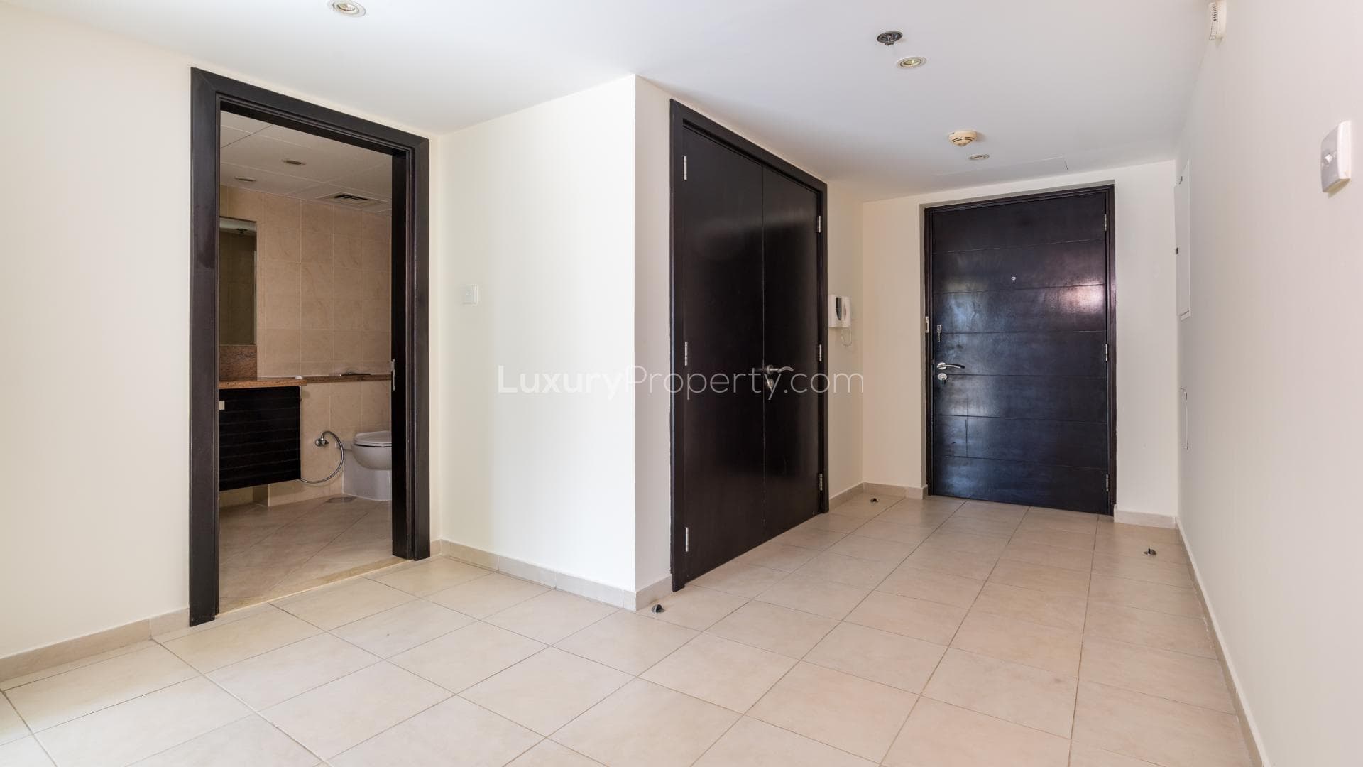 2 Bedroom Apartment For Rent Al Habtoor Tower Lp16576 730b188a5c4bd40.jpg